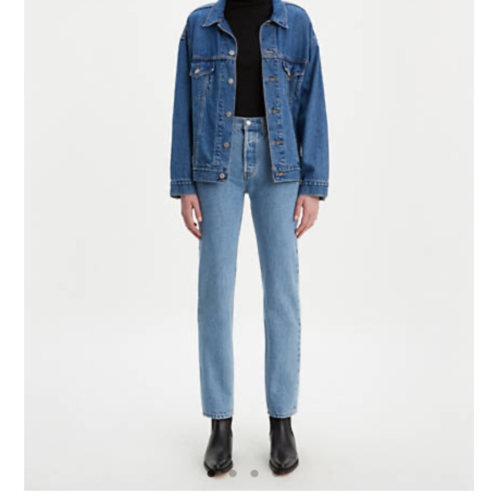 🔴 Woman’s Levi’s 501s 🔴